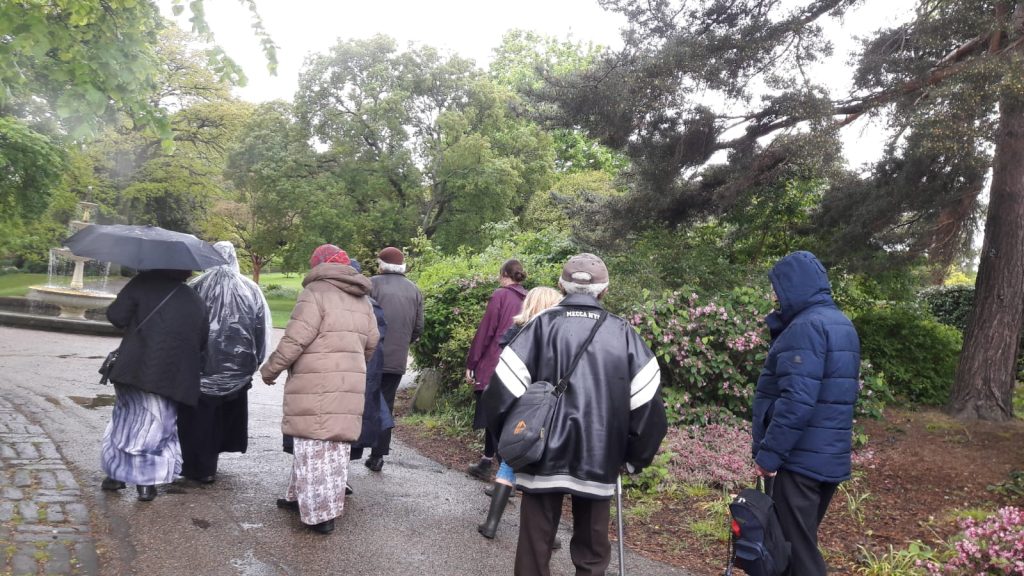 people walking in Botanical Gardens